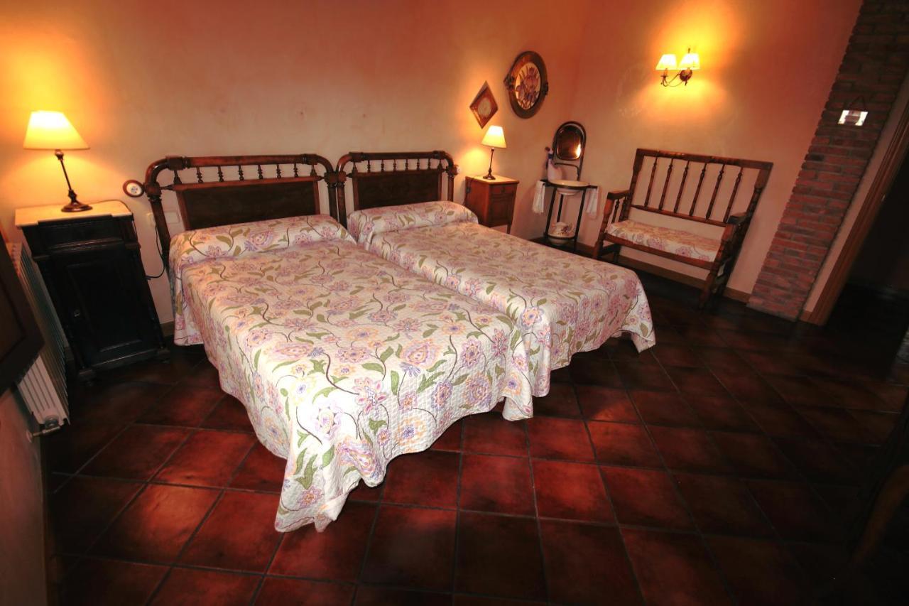 Casa Rural El Meson Брионес Екстериор снимка