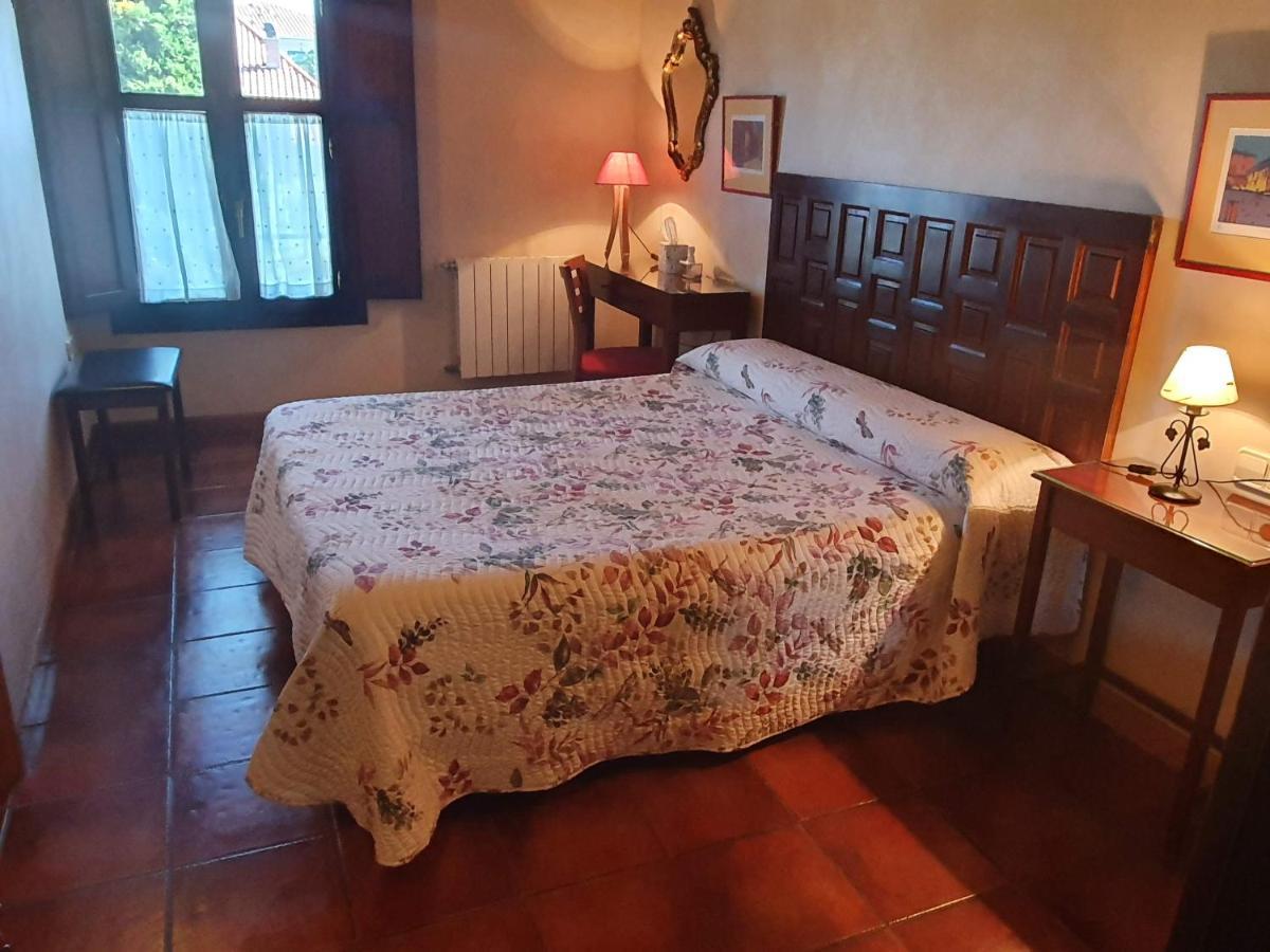 Casa Rural El Meson Брионес Екстериор снимка