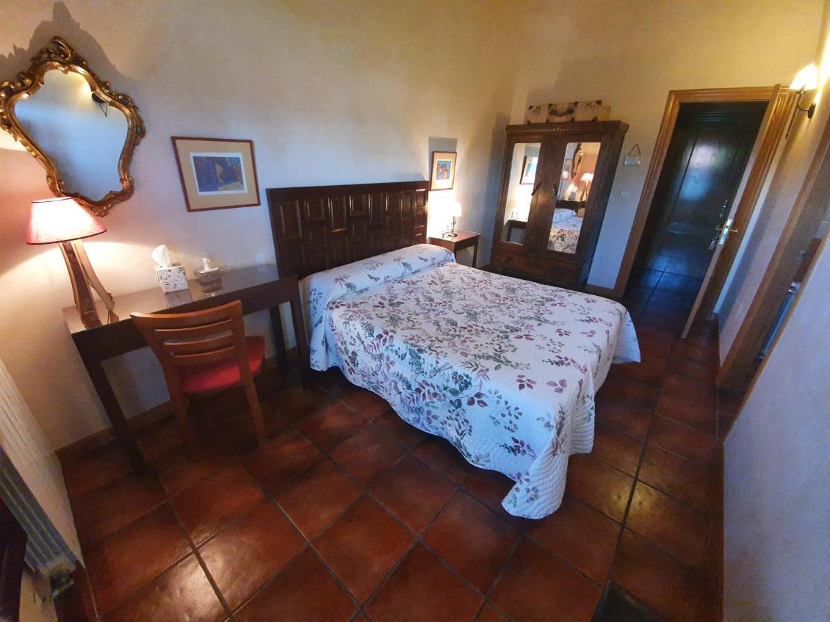 Casa Rural El Meson Брионес Екстериор снимка