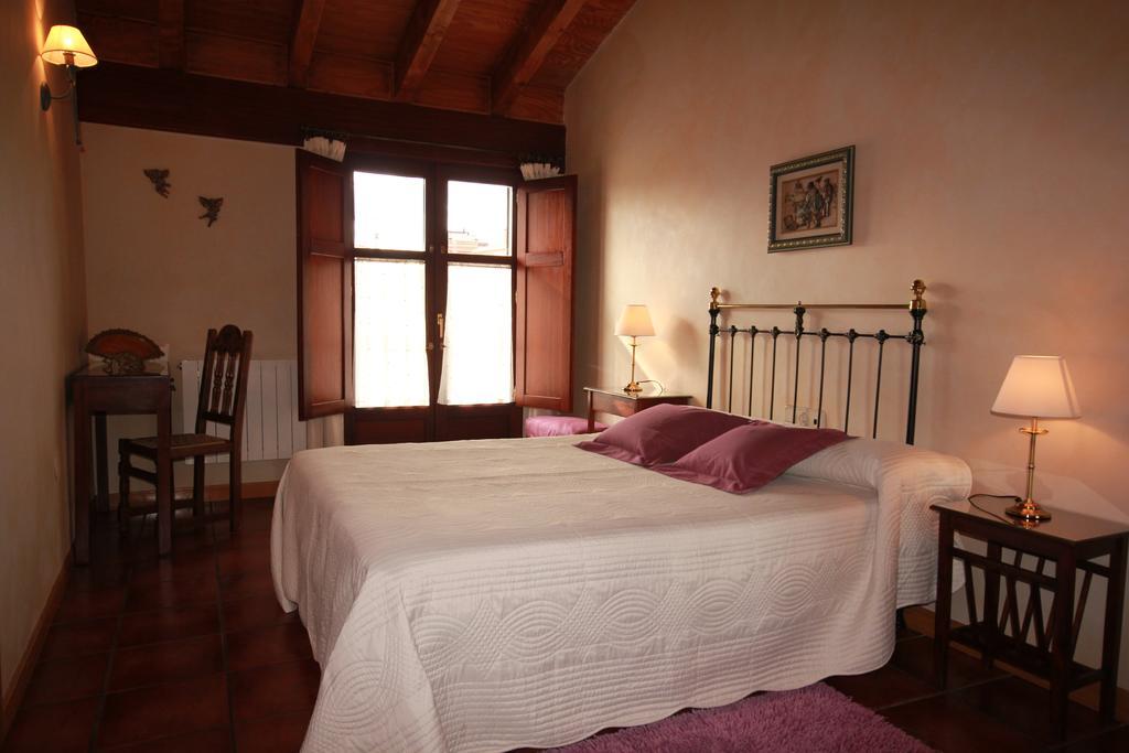 Casa Rural El Meson Брионес Стая снимка