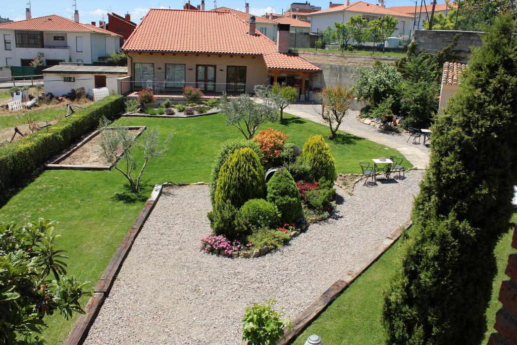 Casa Rural El Meson Брионес Екстериор снимка